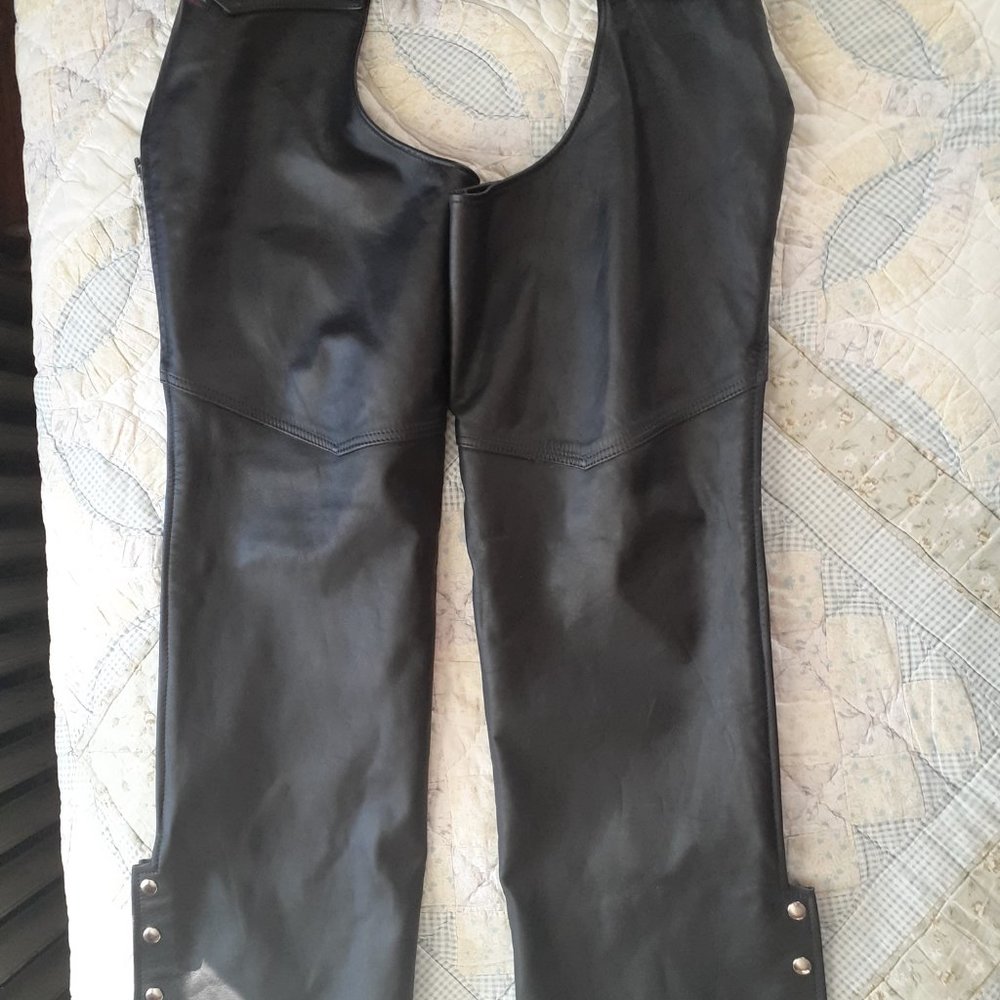 Reed Sportswear Black Leather Motorcycle Chaps - One Size, Never Worn